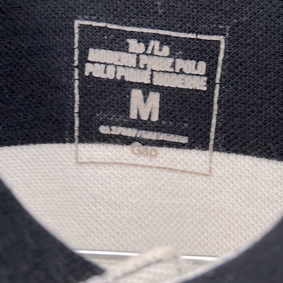 GAP Men’s Polo. Size Medium. 100% cotton. Black and White Striped. Great cond. - Picture 2 of 4